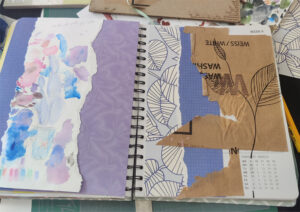 collage et dessin tons violets